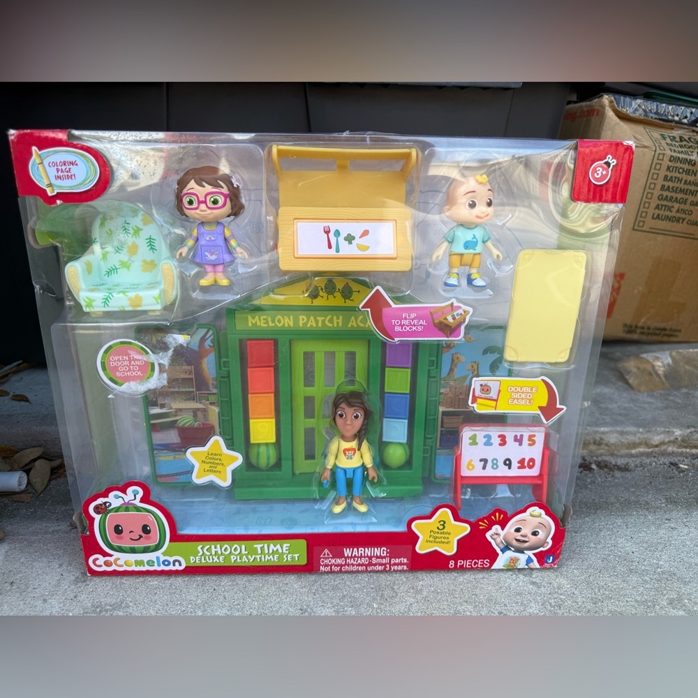 NIB Cocomelon School Time Deluxe‎ Playtime Set w/ figures